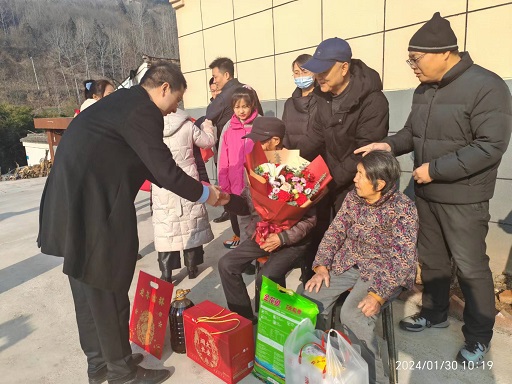 寒冬送温暖——致敬最可爱的人